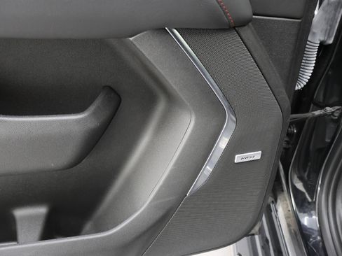 Used 2023 Chevrolet Suburban RST w/ Luxury Package image 45