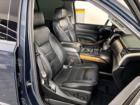Used 2020 GMC Yukon Denali w/ Denali Premium Package image 8
