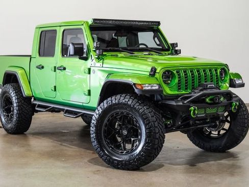 Used 2025 Jeep Gladiator Sport image 31