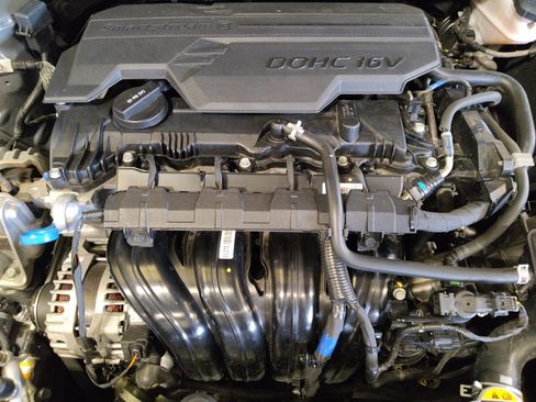 Used 2025 Hyundai Elantra Sport FWD image 30