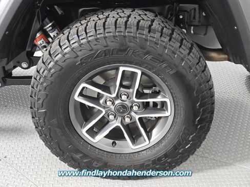 Used 2025 Jeep Gladiator Mojave AWD/4WD image 10