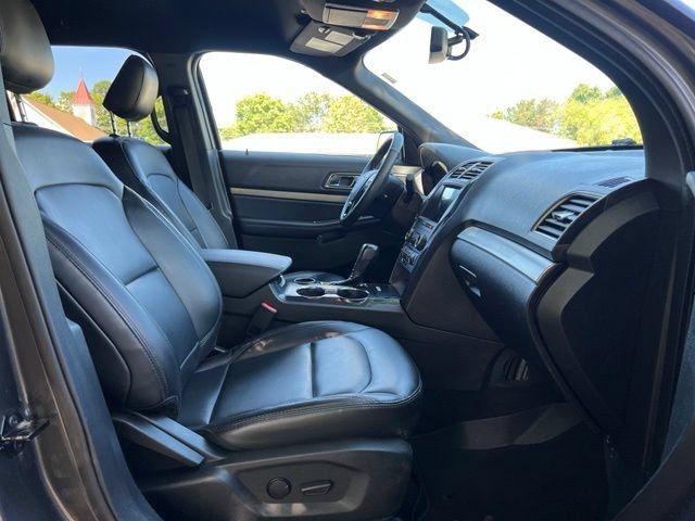 Used 2019 Ford Explorer XLT w/ Equipment Group 202A FWD image 23