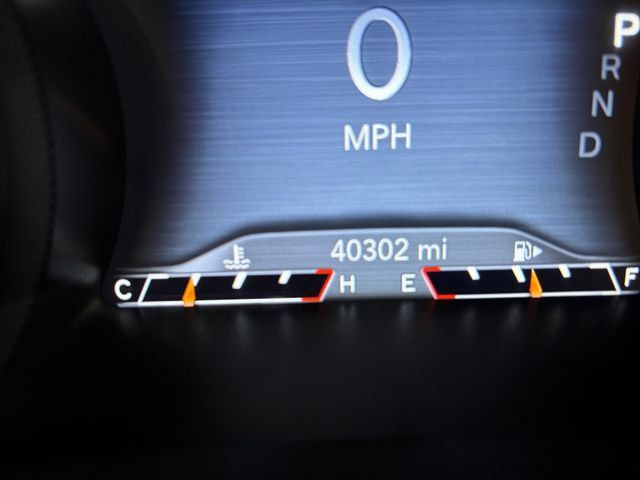 Used 2022 Jeep Cherokee Latitude Lux w/ Mopar Interior Package AWD/4WD image 18