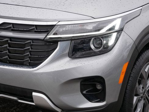 Certified 2024 Kia Seltos S image 16