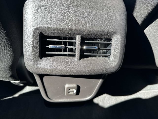 Certified 2024 Chevrolet Equinox LT FWD image 22