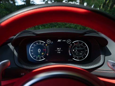 Used 2023 Aston Martin DBX image 12