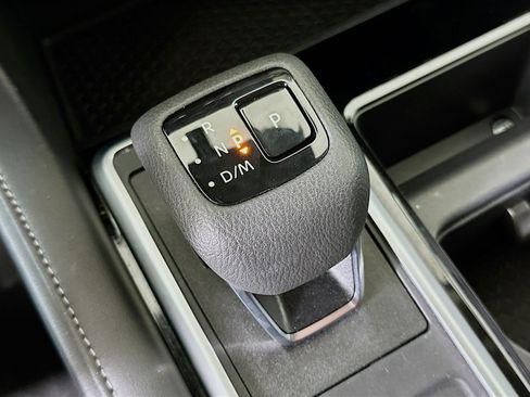 Used 2025 Nissan Pathfinder SV image 24