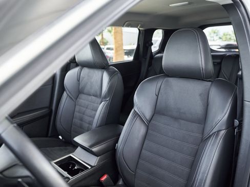 Used 2024 Mitsubishi Outlander SE image 29