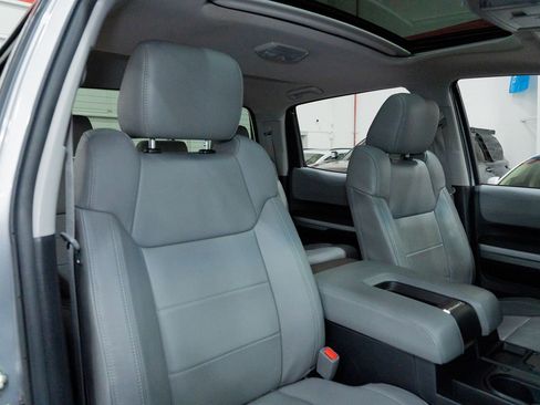 Used 2016 Toyota Tundra Limited w/ Limited Premium Package AWD/4WD image 41