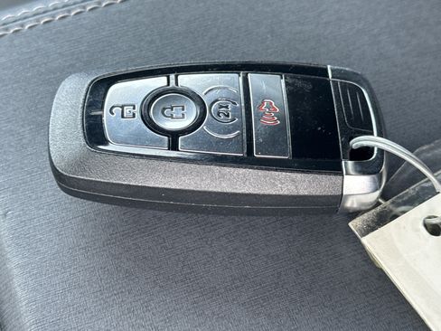 Used 2025 Ford Bronco Badlands image 46