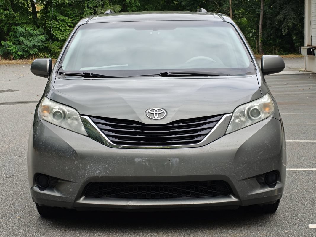 Used 2011 Toyota Sienna LE FWD image 5