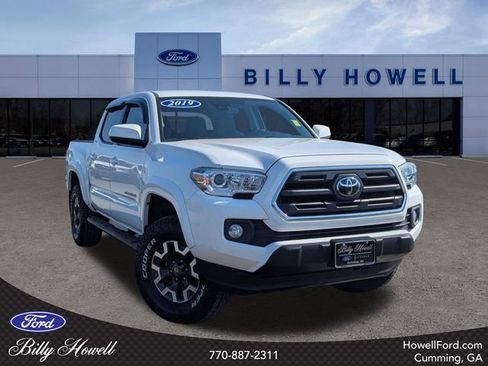Used 2019 Toyota Tacoma SR5 image 1
