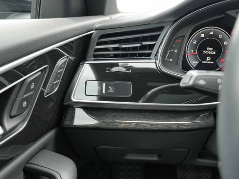 Used 2019 Audi Q8 Prestige AWD/4WD image 38