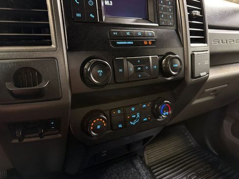 Used 2020 Ford F550 2WD Regular Cab Super Duty image 21