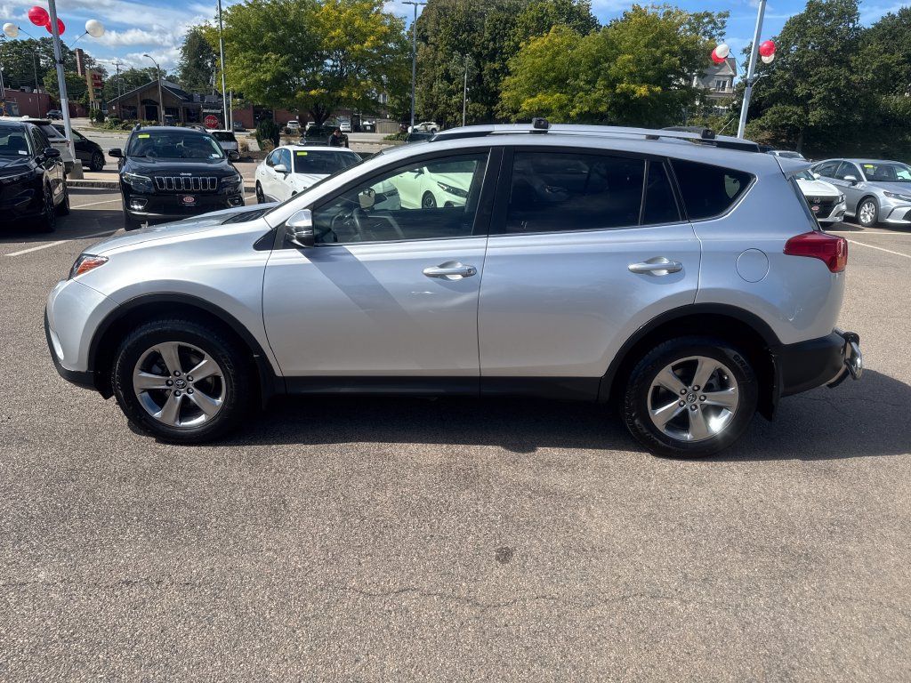 Used 2015 Toyota RAV4 XLE AWD/4WD image 4