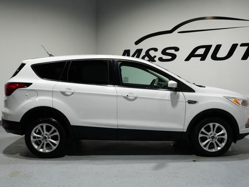 Used 2019 Ford Escape SE image 6