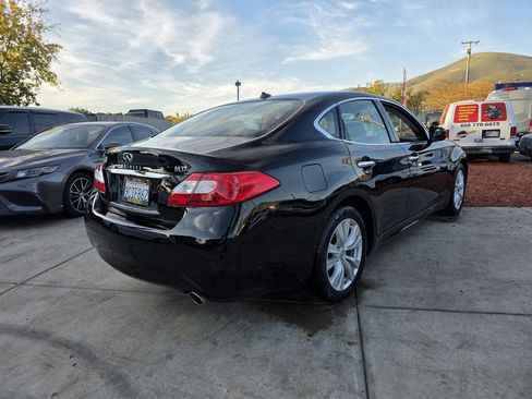 Used 2011 INFINITI M37 w/ Premium Pkg image 5