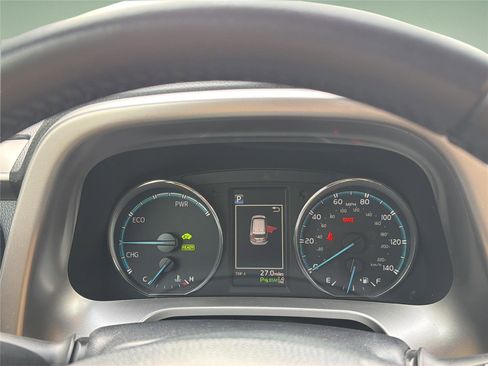 Used 2018 Toyota RAV4 Limited image 21