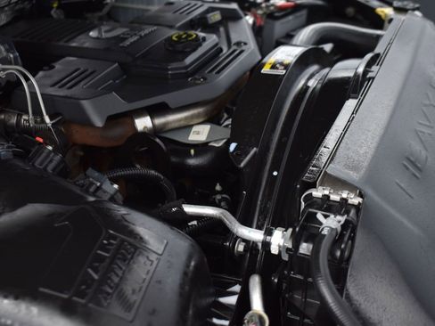 Used 2015 RAM 2500 Laramie w/ Black Appearance Group image 17