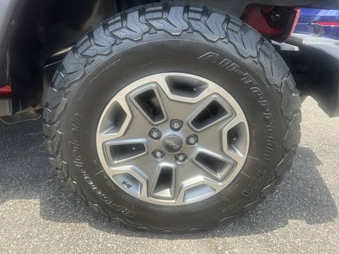 Used 2013 Jeep Wrangler Rubicon w/ Connectivity Group AWD/4WD image 16