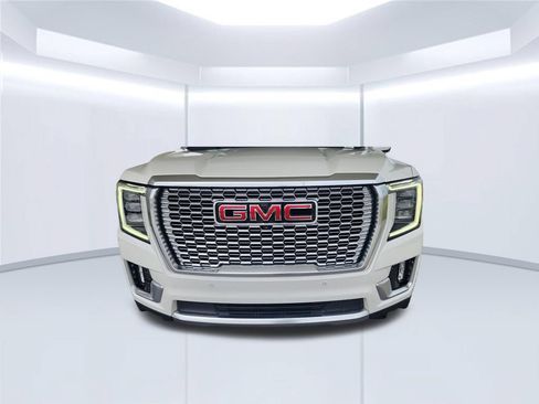 Used 2024 GMC Yukon Denali AWD/4WD image 4