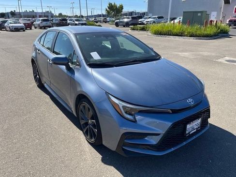 Used 2026 Toyota Corolla SE w/ SE Package FWD image 3