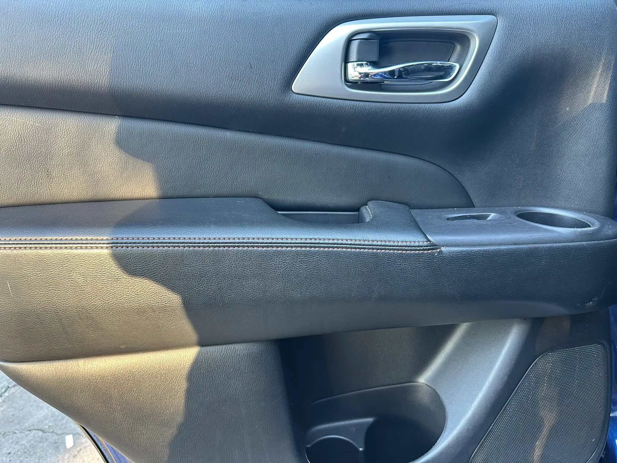 Used 2019 Nissan Pathfinder SL FWD image 9