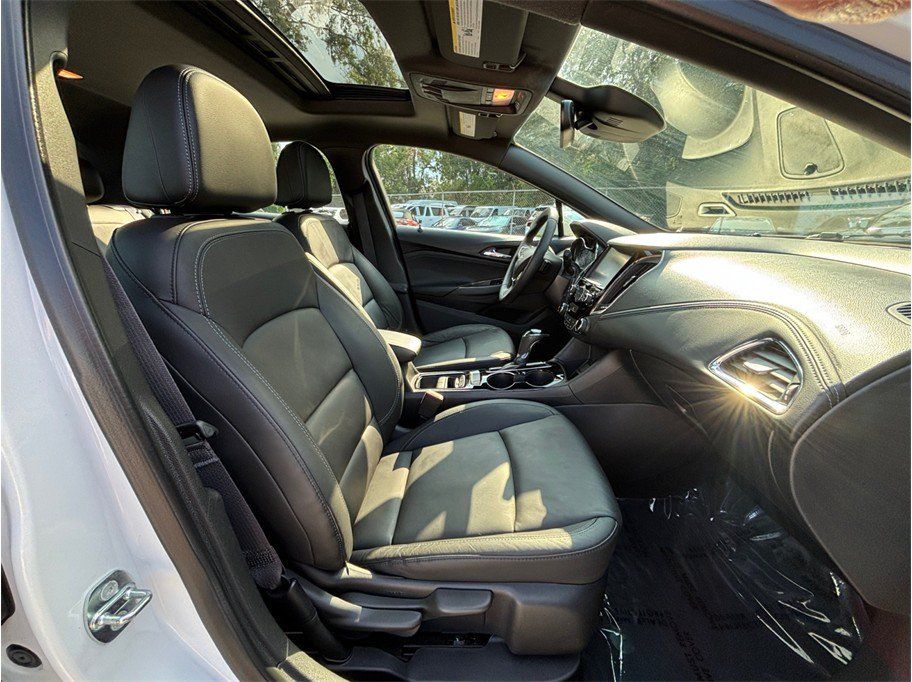 Used 2017 Chevrolet Cruze Premier FWD image 38