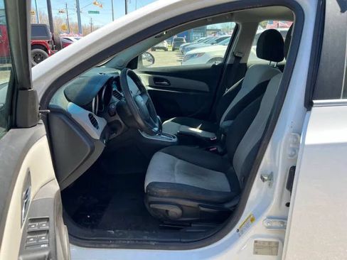 Used 2011 Chevrolet Cruze LS FWD image 10