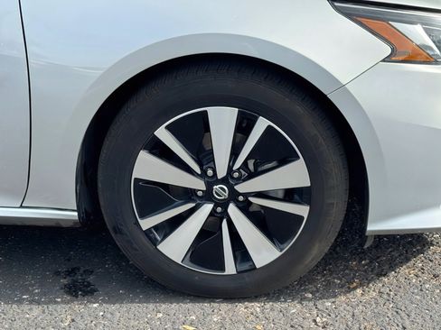 Used 2021 Nissan Altima 2.5 SV image 9