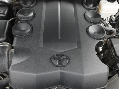 Used 2023 Toyota 4Runner SR5 AWD/4WD image 41