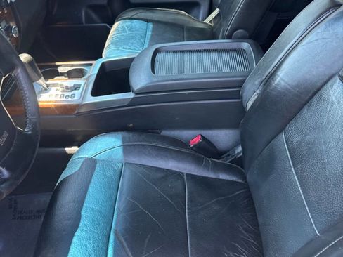 Used 2010 Nissan Titan LE w/ Technology Pkg RWD image 6