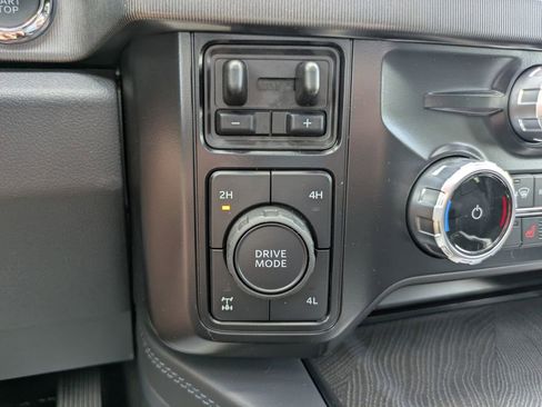 New 2025 Ford F250 Platinum w/ FX4 Off-Road Package image 18