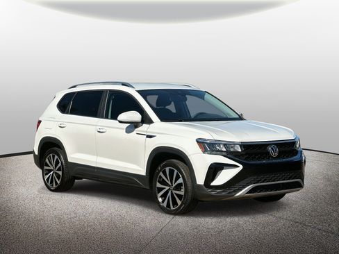Used 2022 Volkswagen Taos SE image 7