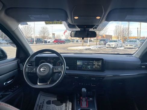 Used 2025 Nissan Kicks SR image 16
