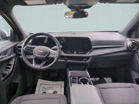 Used 2025 Chevrolet Equinox LT FWD image 28