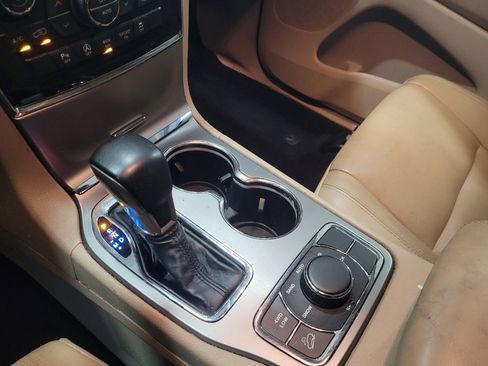 Used 2020 Jeep Grand Cherokee Limited AWD/4WD image 26