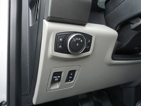 Used 2018 Ford F150 XLT w/ Equipment Group 302A Luxury AWD/4WD image 13