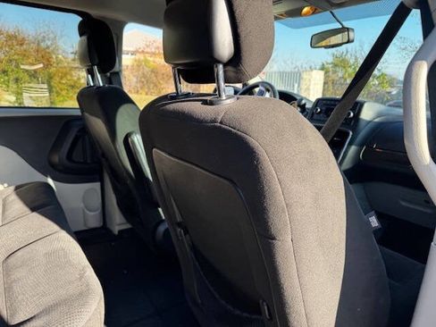 Used 2016 Dodge Grand Caravan American Value Package w/ UConnect Hands-Free Group image 19