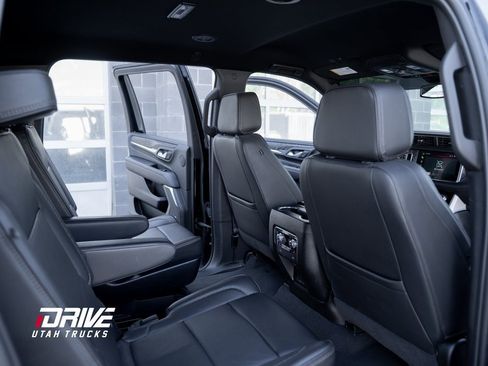 Used 2023 GMC Yukon XL Denali image 23