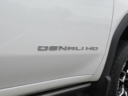 Used 2023 GMC Sierra 2500 Denali w/ Denali Ultimate Package image 11
