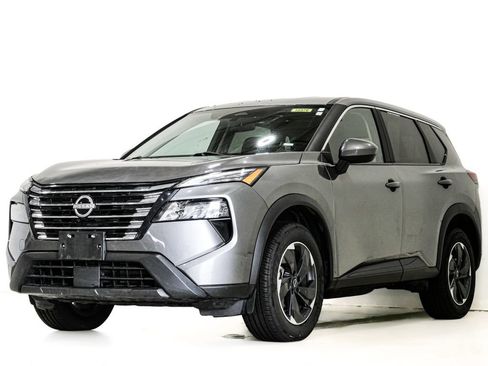Used 2024 Nissan Rogue SV AWD/4WD image 3