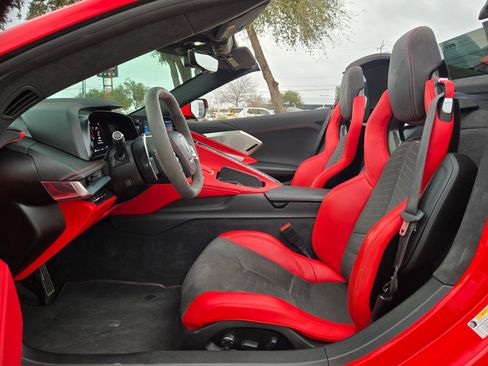 Used 2023 Chevrolet Corvette Stingray Premium Conv w/ Z51 Performance Package image 9