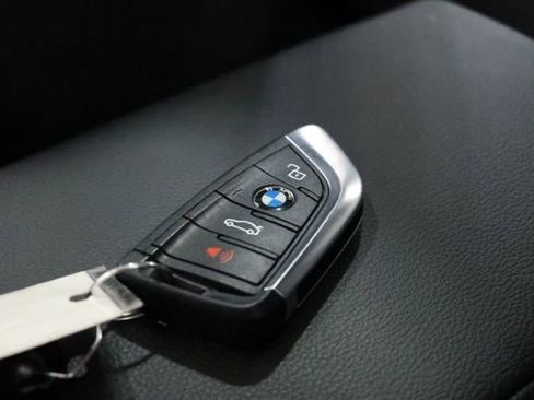 Used 2025 BMW 330i xDrive Sedan AWD/4WD image 40