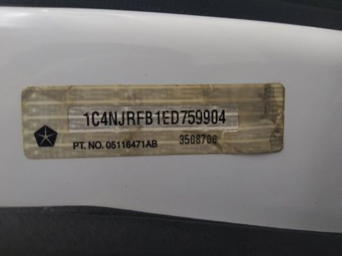 Used 2014 Jeep Patriot Latitude AWD/4WD image 33