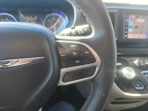 Used 2024 Chrysler Voyager LX image 20