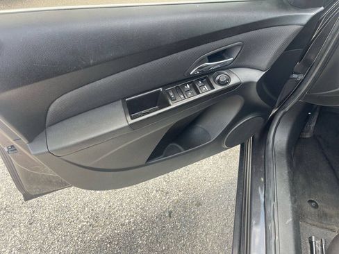 Used 2015 Chevrolet Cruze LT FWD image 9