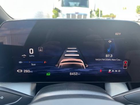 Used 2025 Chevrolet Equinox EV LT FWD image 25