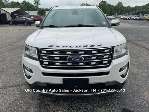 Used 2017 Ford Explorer Limited w/ Equipment Group 301A AWD/4WD image 3