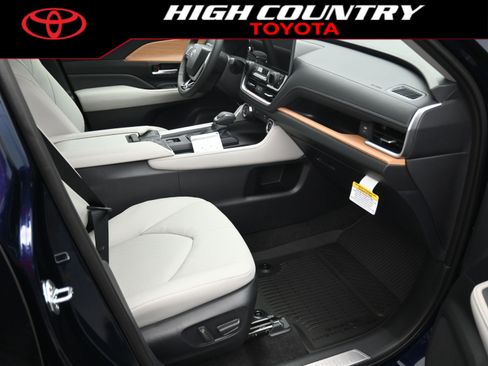 New 2026 Toyota Grand Highlander Limited FWD image 11